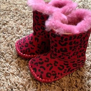 UGG SIZE 0/1 boots
